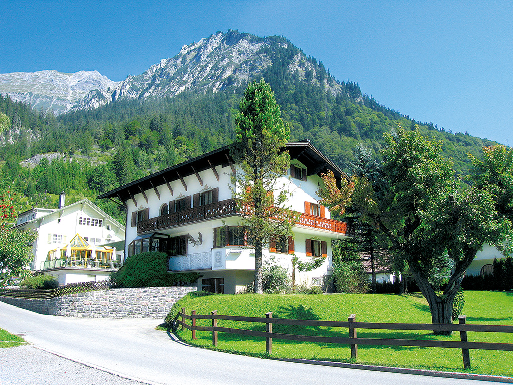 Ferienhaus 1-12 Pers.